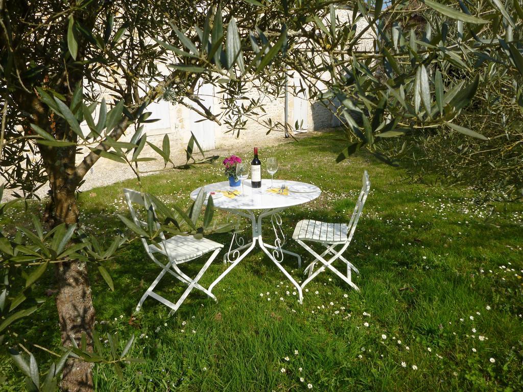 Domaine Du Papillon Bed & Breakfast Lesparre-Médoc Oda fotoğraf
