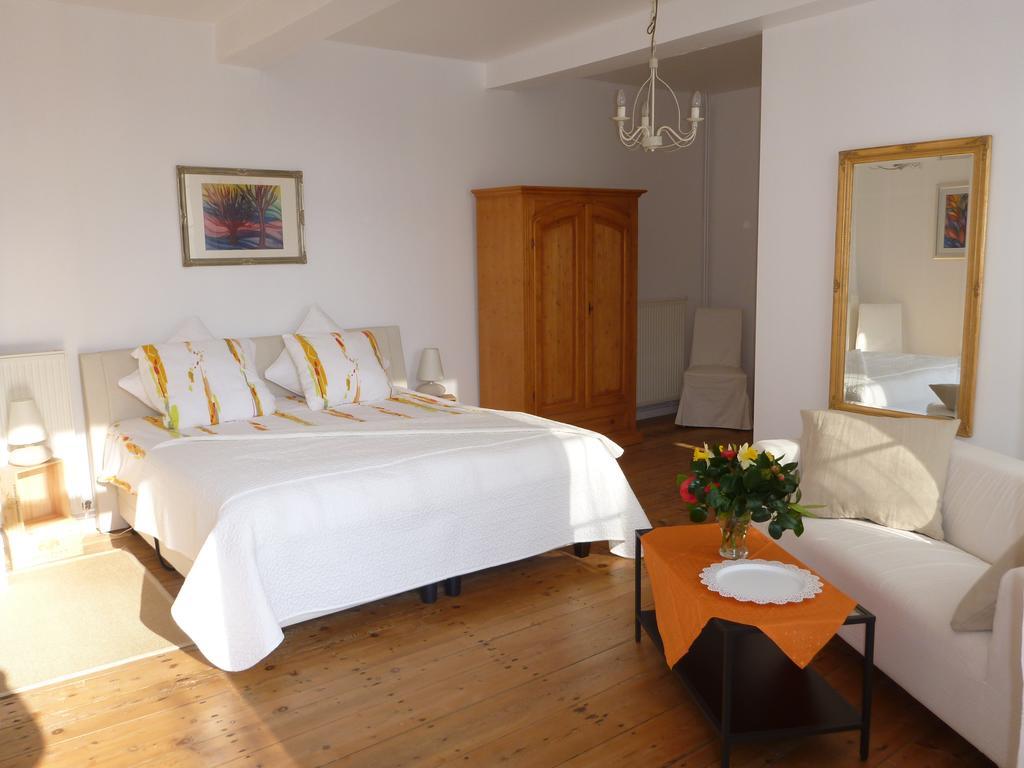 Domaine Du Papillon Bed & Breakfast Lesparre-Médoc Oda fotoğraf